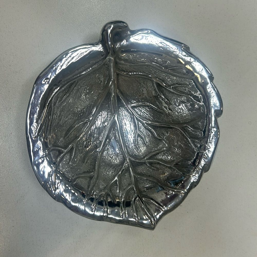 Beatriz Ball serving bowl and spoon. KK87